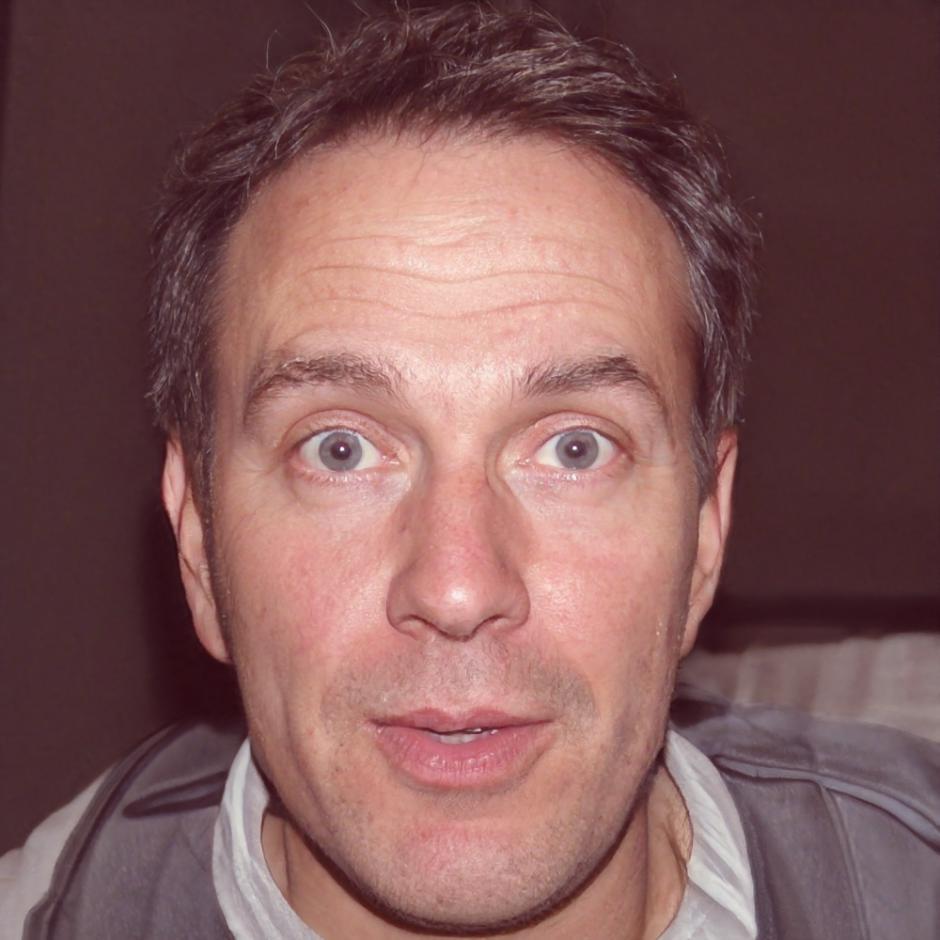 Autor beim Analysieren emotionaler Muster